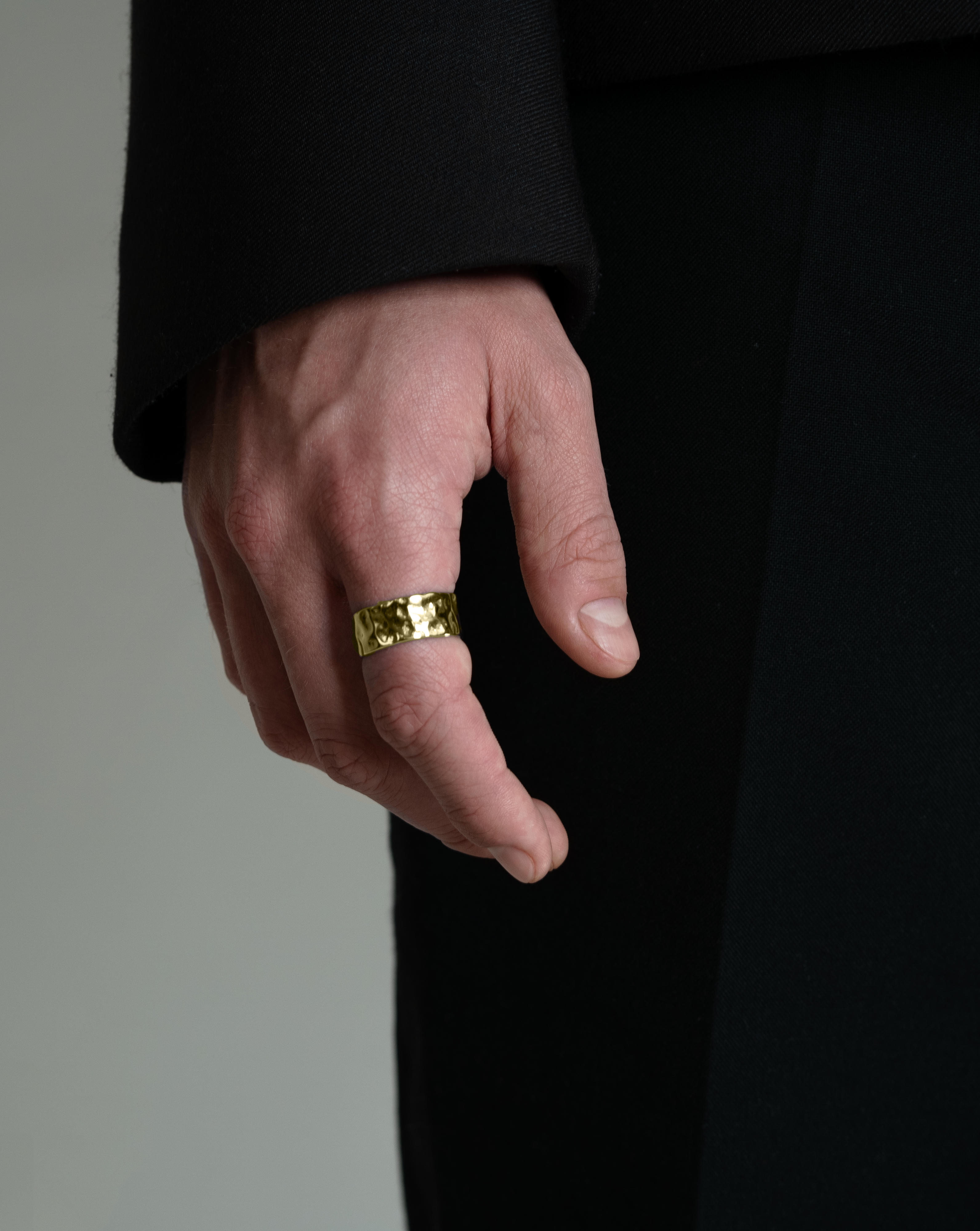 Men's Gold Band Ring on model. Acardi. Men's jewellery. Minimalistic.